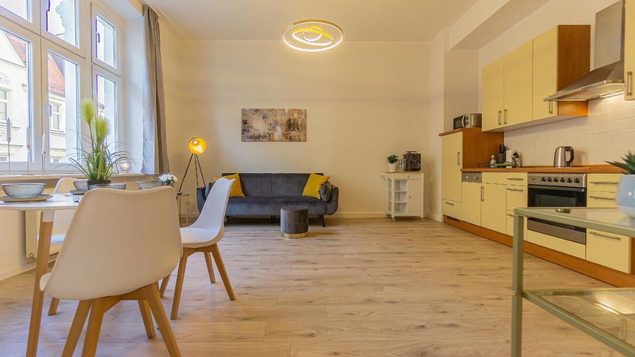 Cityapartment - 53 M², 2 Zimmer, Zentral, Netflix, Kueche, Waschmaschine Cottbus Eksteriør billede