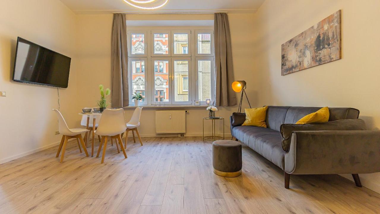 Cityapartment - 53 M², 2 Zimmer, Zentral, Netflix, Kueche, Waschmaschine Cottbus Eksteriør billede