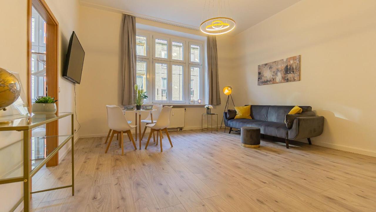 Cityapartment - 53 M², 2 Zimmer, Zentral, Netflix, Kueche, Waschmaschine Cottbus Eksteriør billede